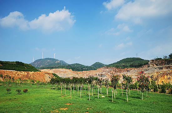 李家门矿山 盛夏美如画